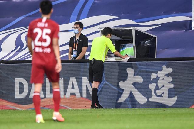 张镇麟34+7辽宁胜青岛 阿不都27分新疆胜福建